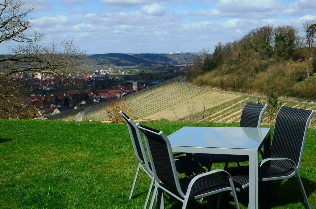 Kirschberghof Gaestehaus Und Weinverkauf Sommerhausen Exteriör bild