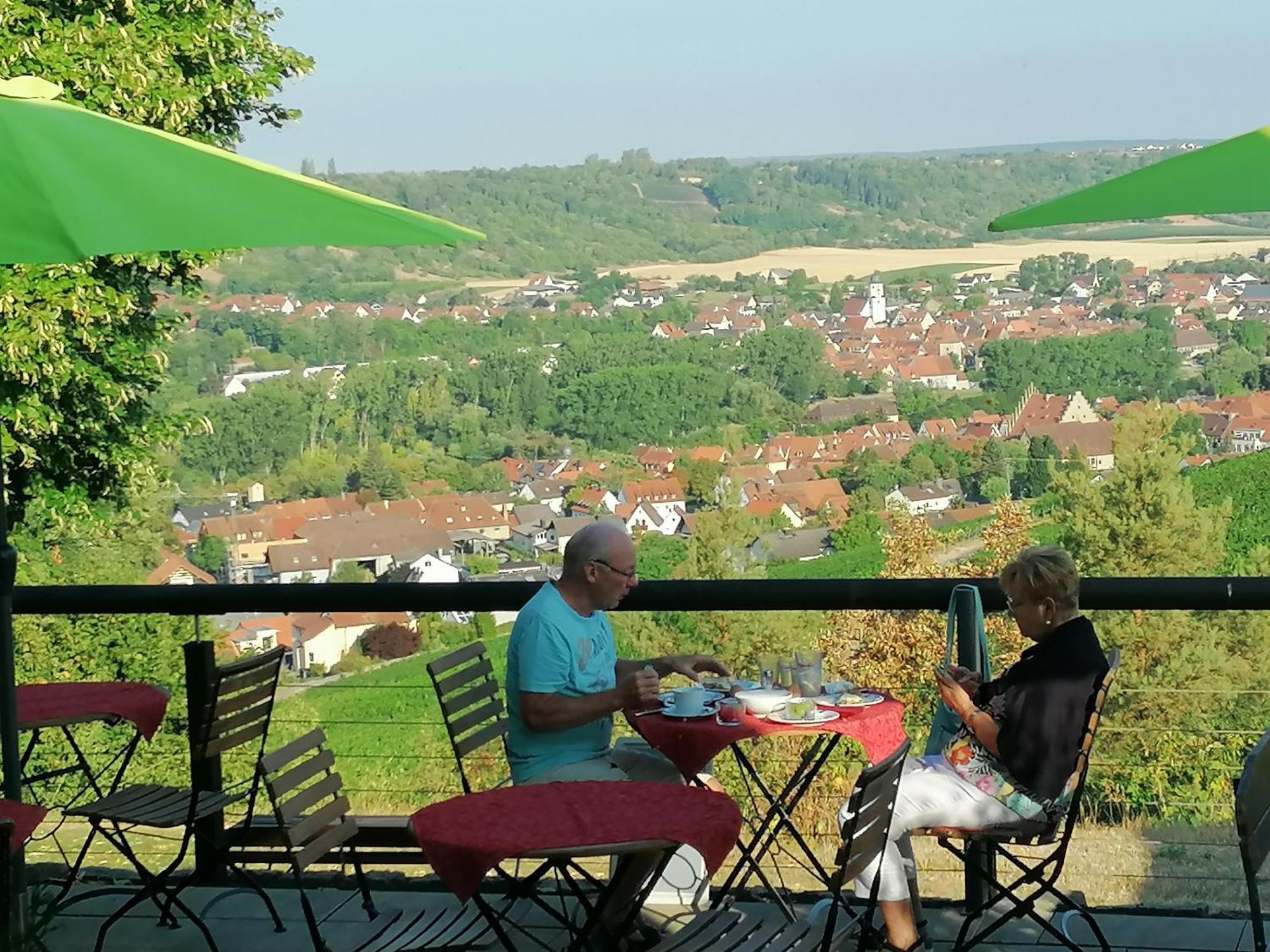 Kirschberghof Gaestehaus Und Weinverkauf Sommerhausen Exteriör bild